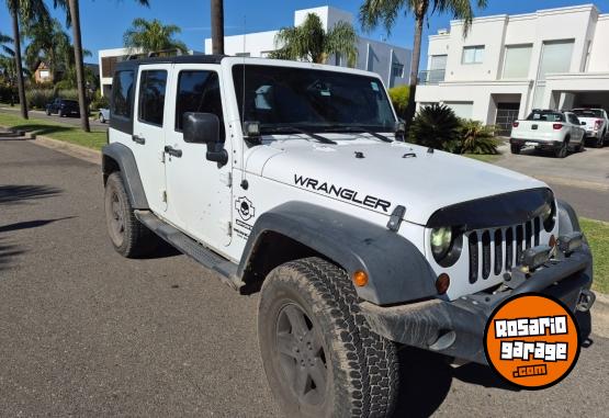Camionetas - Jeep Wranglee unlimited sport 2013 Nafta 200000Km - En Venta