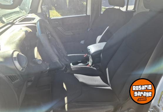 Camionetas - Jeep Wranglee unlimited sport 2013 Nafta 200000Km - En Venta