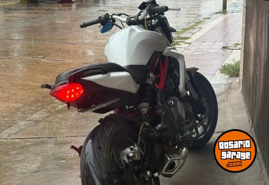 Motos - Benelli TNT 300 2017 Nafta 25000Km - En Venta