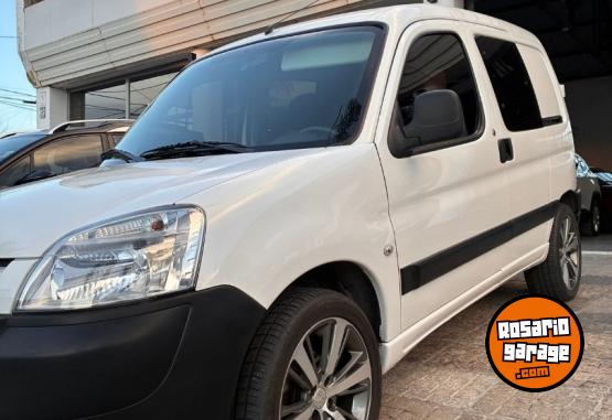 Utilitarios - Peugeot Partner Confort 5 plazas 2019 Diesel 65000Km - En Venta