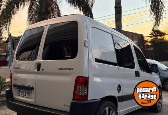 Utilitarios - Peugeot Partner Confort 5 plazas 2019 Diesel 65000Km - En Venta