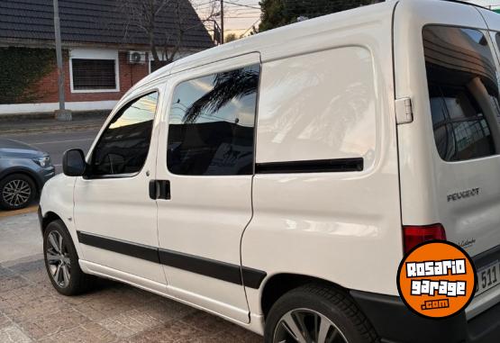 Utilitarios - Peugeot Partner Confort 5 plazas 2019 Diesel 65000Km - En Venta