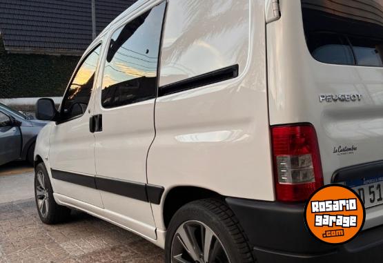 Utilitarios - Peugeot Partner Confort 5 plazas 2019 Diesel 65000Km - En Venta