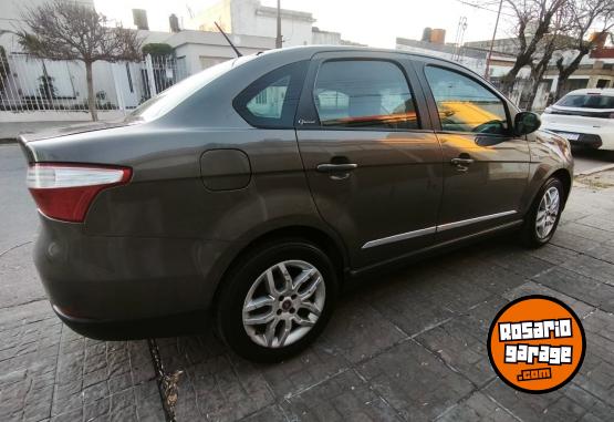 Autos - Fiat Grand Siena Essense 2014 GNC 156000Km - En Venta