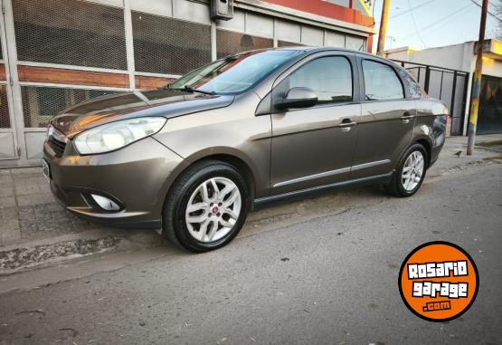 Autos - Fiat Grand Siena Essense 2014 GNC 156000Km - En Venta