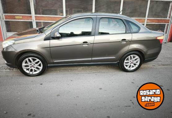 Autos - Fiat Grand Siena Essense 2014 GNC 156000Km - En Venta