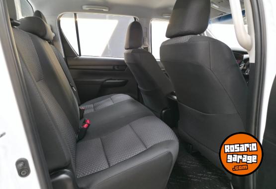 Camionetas - Toyota HILUX DOBLE CABINA DX 2.4 2026 Diesel 0Km - En Venta