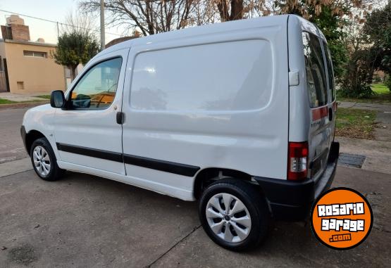 Utilitarios - Peugeot Partner 2015 GNC 200Km - En Venta