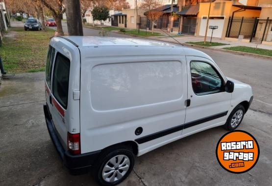 Utilitarios - Peugeot Partner 2015 GNC 200Km - En Venta