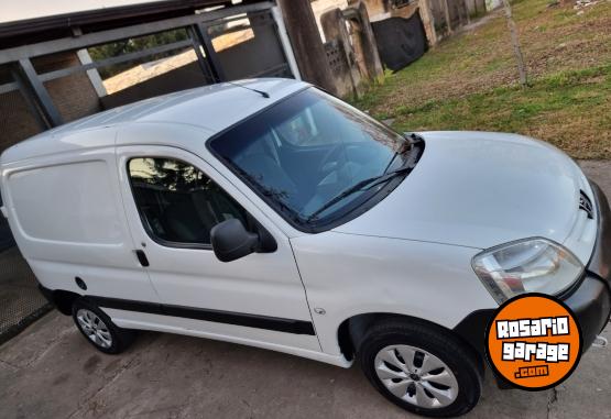 Utilitarios - Peugeot Partner 2015 GNC 200Km - En Venta