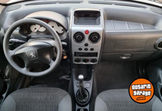 Utilitarios - Peugeot Partner 2015 GNC 200Km - En Venta