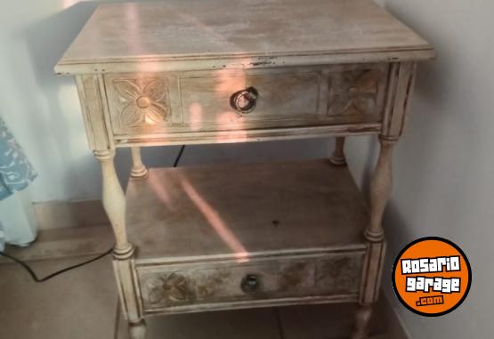 Hogar - Mesa de luz laqueada - En Venta