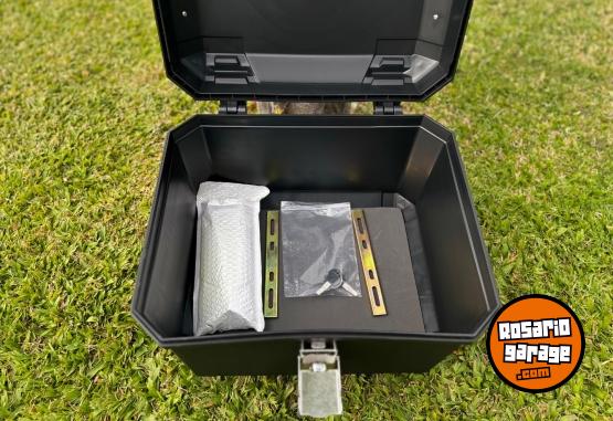 Accesorios para Motos - Vendo baúl moto NUEVO - En Venta
