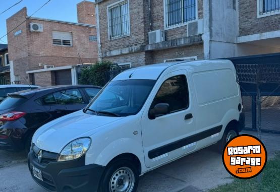 Utilitarios - Renault Kangoo 2015 GNC 160000Km - En Venta