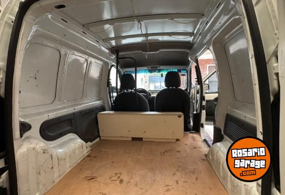 Utilitarios - Renault Kangoo 2015 GNC 160000Km - En Venta