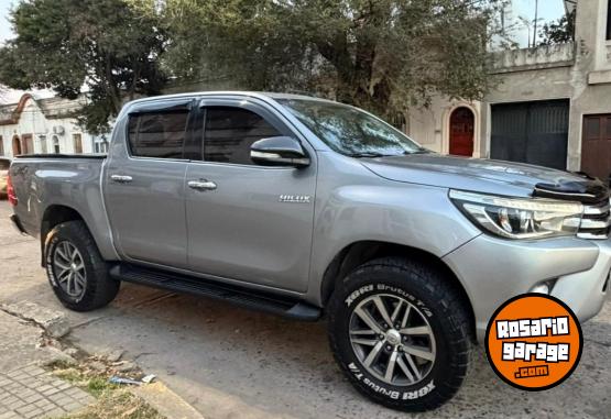 Camionetas - Toyota Hilux SRX 2016 Diesel 230000Km - En Venta