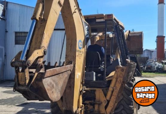 Camiones y Grúas - retroexcavadora Caterpiller 416 C - En Venta