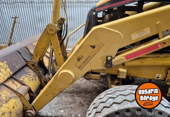 Camiones y Grúas - retroexcavadora Caterpiller 416 C - En Venta