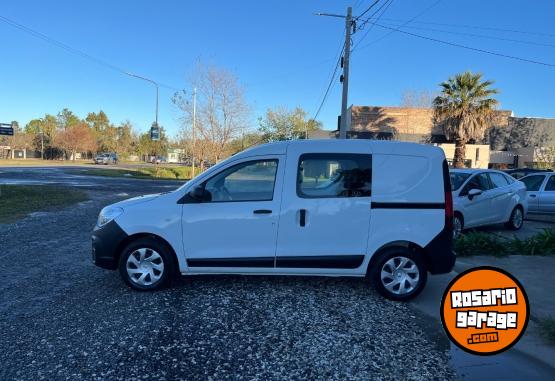 Utilitarios - Renault Kangoo II express 5AS 2023 Diesel 56000Km - En Venta
