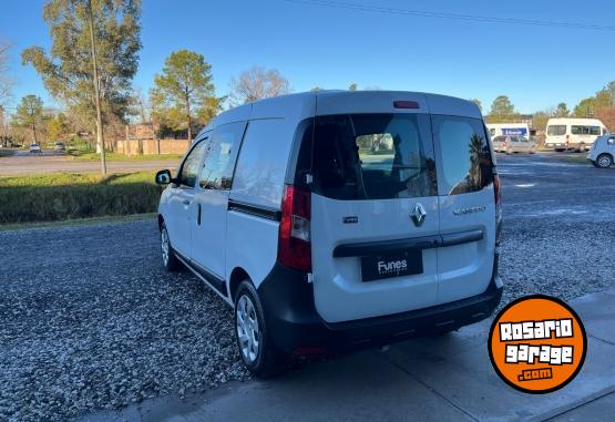 Utilitarios - Renault Kangoo II express 5AS 2023 Diesel 56000Km - En Venta
