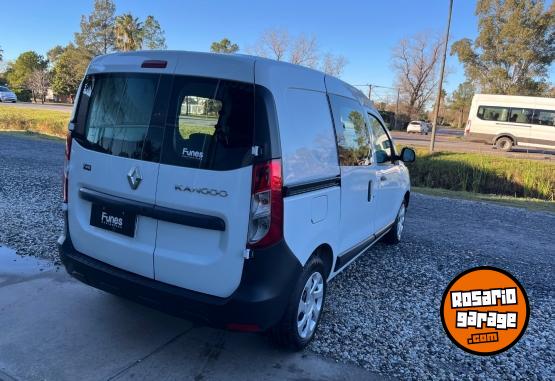 Utilitarios - Renault Kangoo II express 5AS 2023 Diesel 56000Km - En Venta