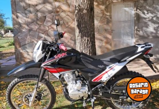 Motos - Corven Triax 150 2024 Nafta 600Km - En Venta
