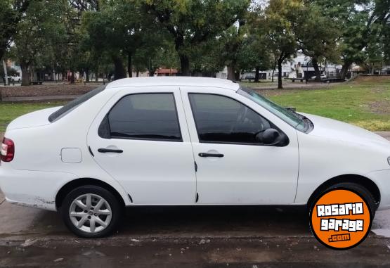 Autos - Fiat Siena 2011 GNC 180000Km - En Venta