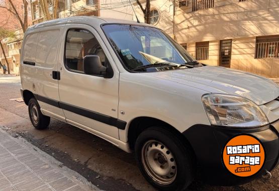 Utilitarios - Peugeot Partner 2012 Diesel 175000Km - En Venta