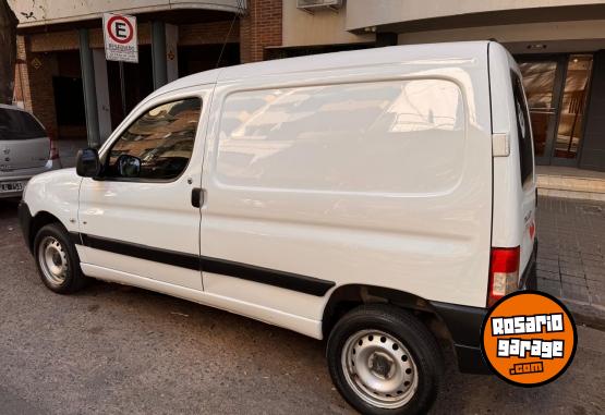 Utilitarios - Peugeot Partner 2012 Diesel 175000Km - En Venta