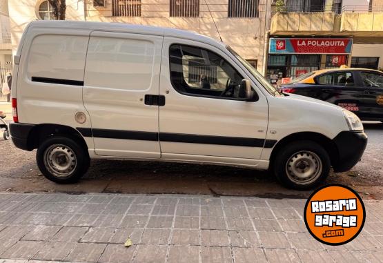 Utilitarios - Peugeot Partner 2012 Diesel 175000Km - En Venta