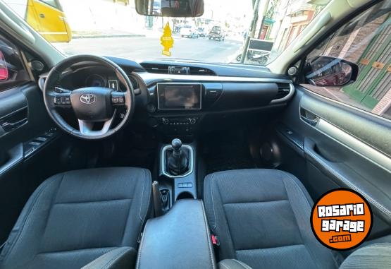 Camionetas - Toyota Hilux srv 2.8 tdi 2017 Diesel 139000Km - En Venta