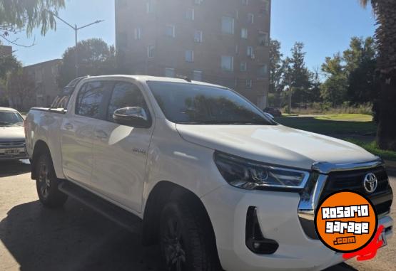 Camionetas - Toyota HILUX SRV 2023 Diesel 68000Km - En Venta
