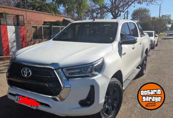 Camionetas - Toyota HILUX SRV 2023 Diesel 68000Km - En Venta
