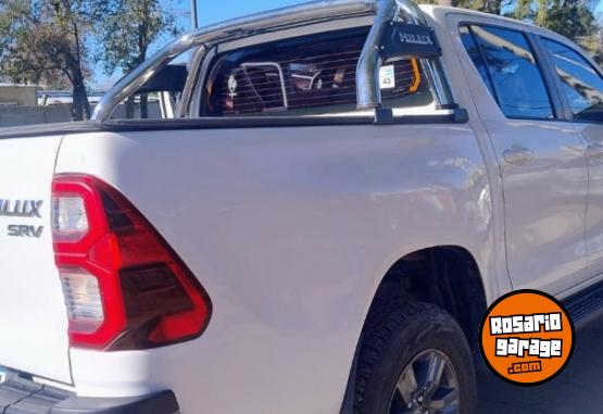Camionetas - Toyota HILUX SRV 2023 Diesel 68000Km - En Venta