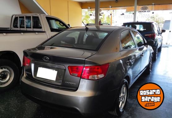 Autos - Kia CERATO FORTE 2010 Nafta 153000Km - En Venta
