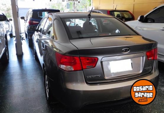 Autos - Kia CERATO FORTE 2010 Nafta 153000Km - En Venta