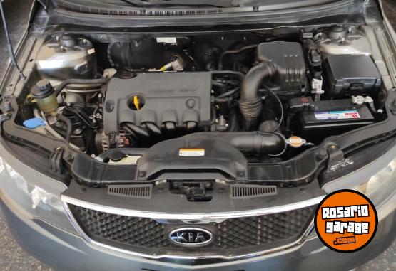 Autos - Kia CERATO FORTE 2010 Nafta 153000Km - En Venta