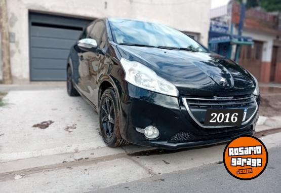 Autos - Peugeot 208 2016 Nafta 118000Km - En Venta