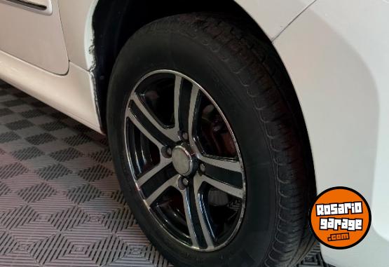 Autos - Peugeot 207 Compact 1.4 2013 Nafta 94000Km - En Venta