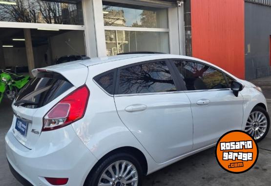 Autos - Ford Fiesta Titanium 1.6 mt 2015 Nafta 96000Km - En Venta