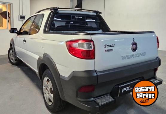 Utilitarios - Fiat Strada Working 2017 Nafta 131000Km - En Venta