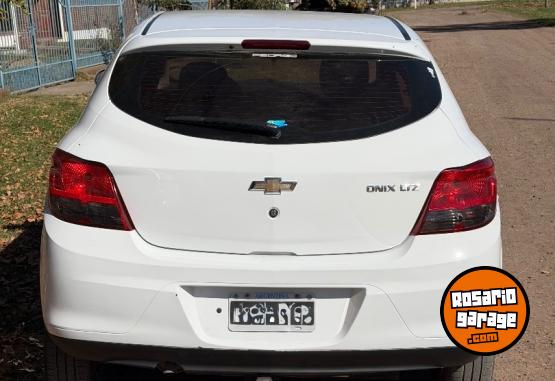 Autos - Chevrolet Onix ltz 2015 Nafta 240000Km - En Venta