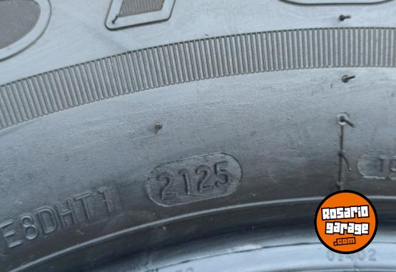 Accesorios para Autos - 255 70 17 *** 2 CUBIERTAS BRIDGESTONE DUELER HT Nuevas 2025. $400.000 las Dos. NO BAJO PRECIO - En Venta