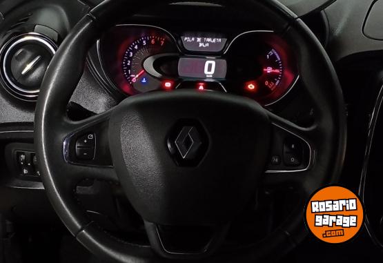 Autos - Renault CAPTUR INTENS M/T 2017 Nafta 121366Km - En Venta