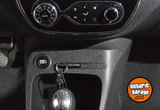 Autos - Renault CAPTUR INTENS M/T 2017 Nafta 121366Km - En Venta