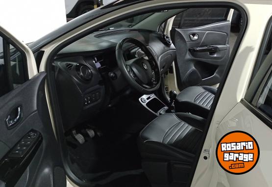 Autos - Renault CAPTUR INTENS M/T 2017 Nafta 121366Km - En Venta