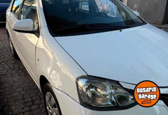Autos - Toyota Etios 2018 Nafta 109000Km - En Venta