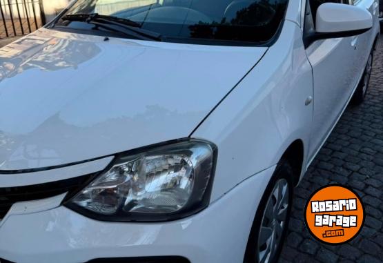 Autos - Toyota Etios 2018 Nafta 109000Km - En Venta