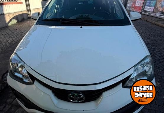Autos - Toyota Etios 2018 Nafta 109000Km - En Venta
