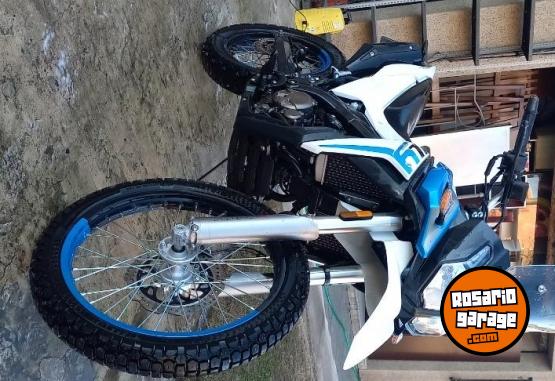Motos - Voge Rally 300 2023 Nafta 2200Km - En Venta